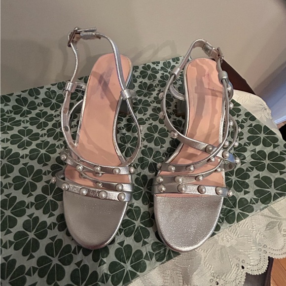 Kate Spade wynne sandals. Silver with pearls on the straps. Great condition. - Picture 3 of 6